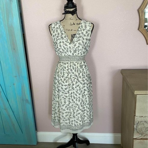 Max Studio Dresses & Skirts - Max Studio Cream/Black Vintage Floral Dress -XS